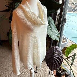 Gap women’s size medium off white knit cowl sweater